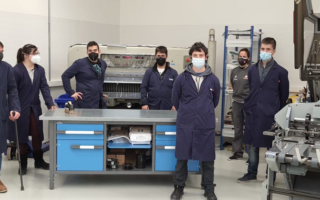 Reportaje en Diario de Navarra al curso de FP Especial de Artes Gráficas de nuestro Centro