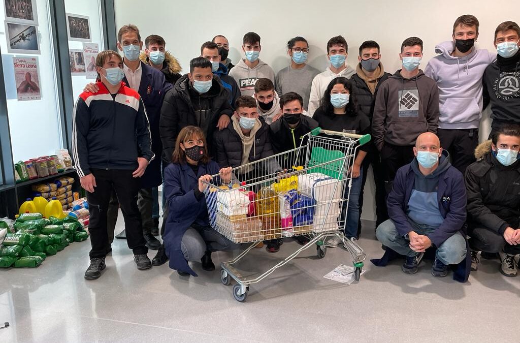 Tonelada y media de alimentos para “Don Bosco Fambul” en Sierra Leona