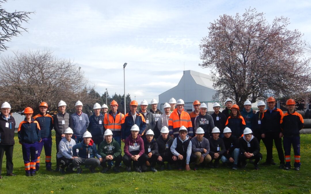 Alumnos de 1ºGrado Superior de Mecánica visitan Graftech Ibérica