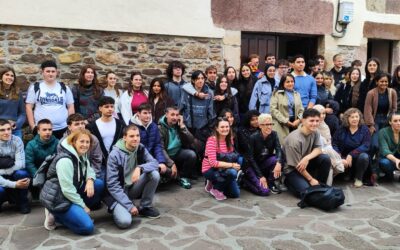 Alumnado de Salesianos Pamplona conoce la elaboración de papel artesanal con fibras vegetales