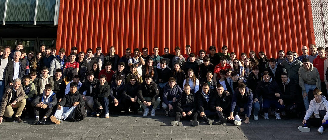 Alumnado de Grado Superior de Mecánica visita la feria de Máquina Herramienta de Bilbao