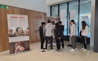 El alumnado de Salesianos Pamplona aprende de memoria histórica y de paz con una exposición sobre ‘Hiroshima y Nagasaki’